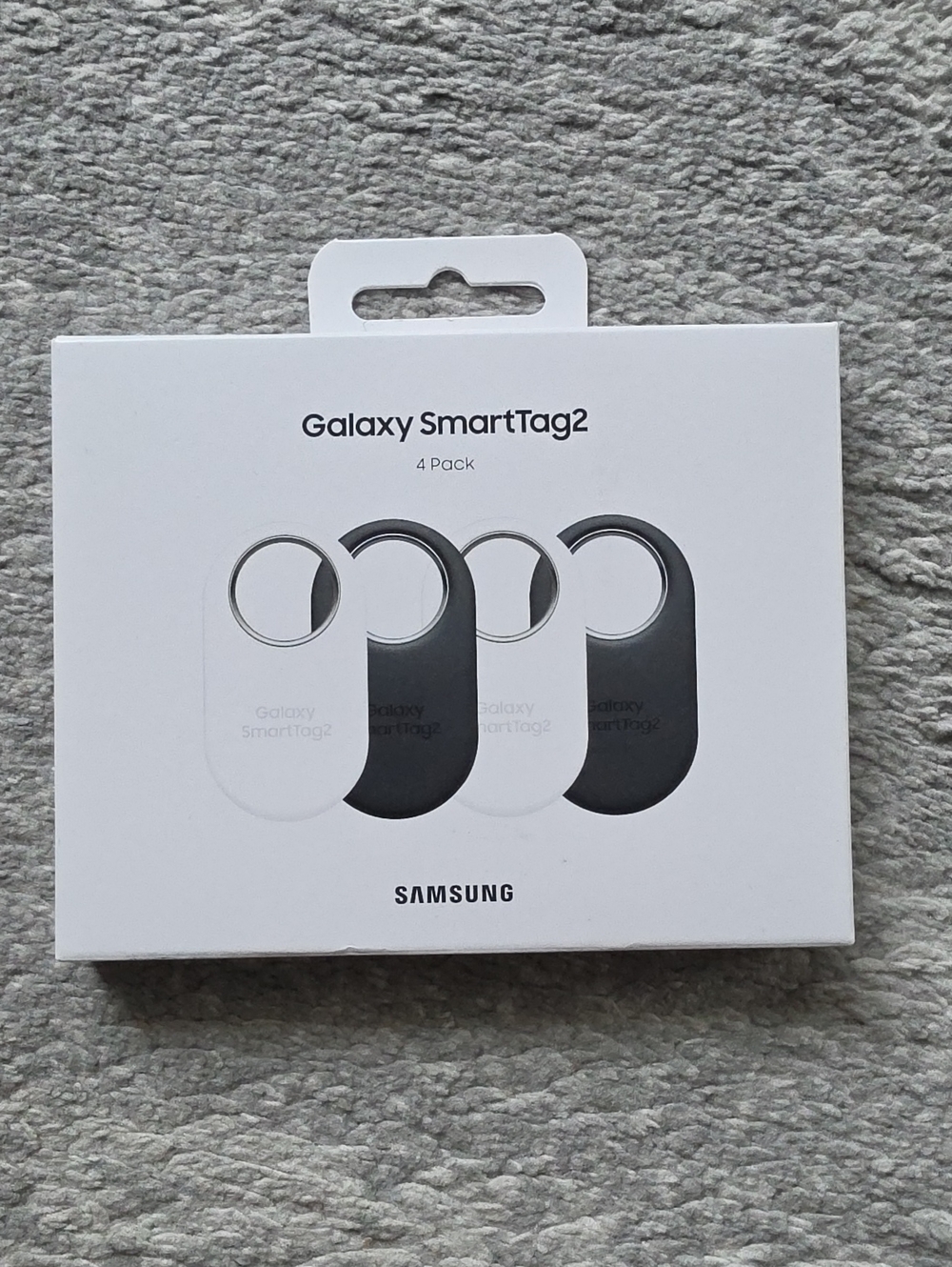 Samsung Galaxy SmartTag2 4-Pack in White and Black